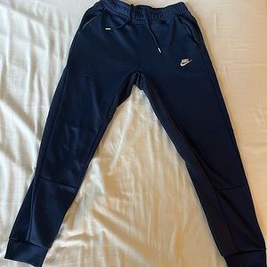 Men’s Nike sweatpants (size S)